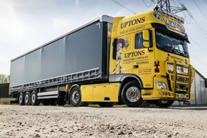 Uptons Transport Services Schmitz Cargobull